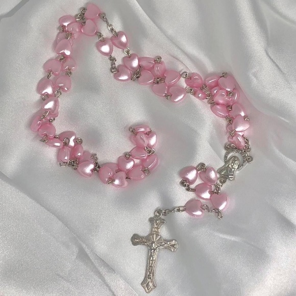 ✨🕯️Heart Shaped Vegan Pearl Rosary Necklace - Picture 2 of 4